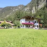 Vronis Waldhaus Adults Only Apartmanhotel Mayrhofen