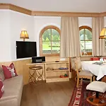 Apartmanhotel Vronis Waldhaus Adults Only 4*