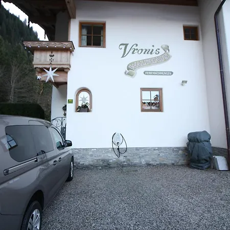 Vronis Waldhaus Adults Only アパートホテル