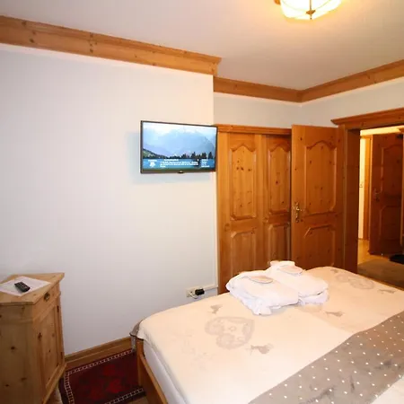 Vronis Waldhaus Adults Only Апарт-отель Майрхофен